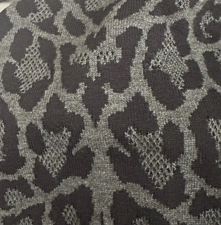 VESTIDO RVN MINI VESTIDO JACQUARD ESTAMPADO LEOPARDO GRÁFICO NEGRO/GRIS, TALLA MEDIANA. Foto 4 de 4