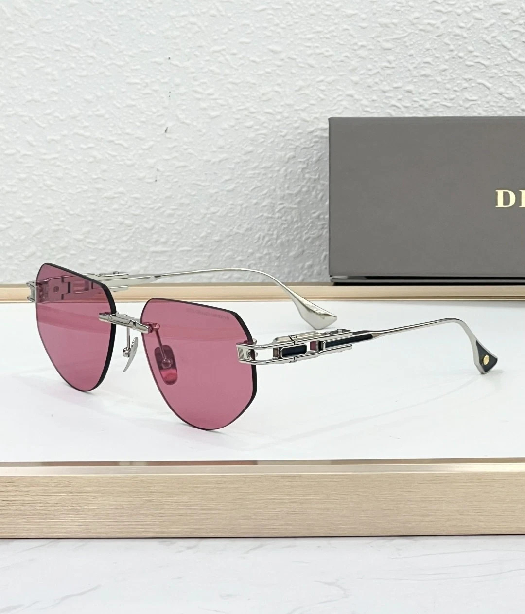 DITA DTS164 – Luxury Rimless Sunglasses (59□17-137)