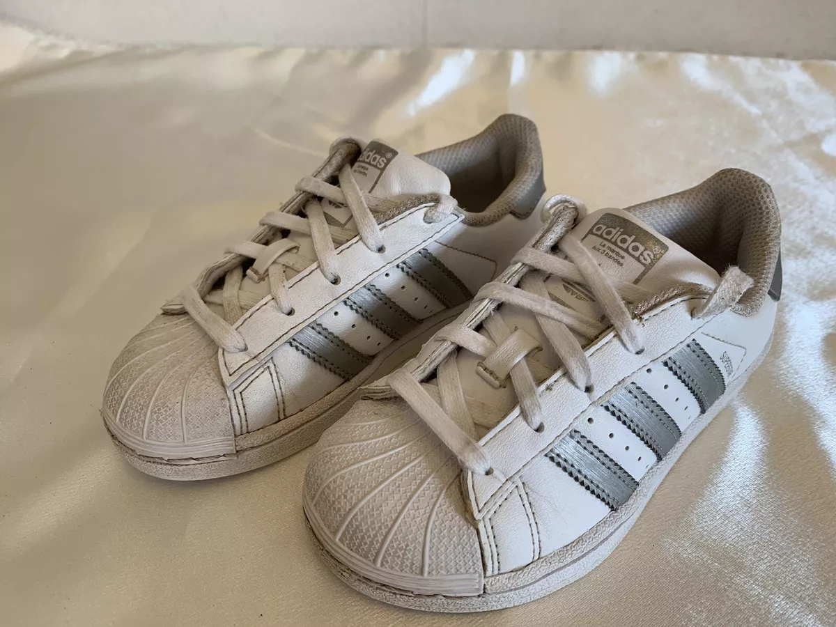 ADIDAS SUPERSTAR LAMARQUE AUX 3 BANDES KIDS TRAINERS SIZE UK 10