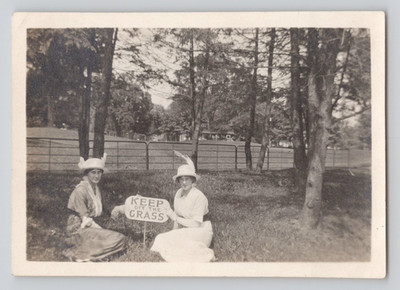 Found Photo Women w Hats Keep Off The Grass Sign Bess Iona Snapshot 3.25x2.25''