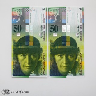 SUIZA: 2 x 50 billetes de franco suizo con números de serie consecutivos.