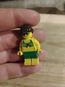 LEGO City Female Beachgoer Minifigure with Green Bikini  cty0763 - Set 60153 1S