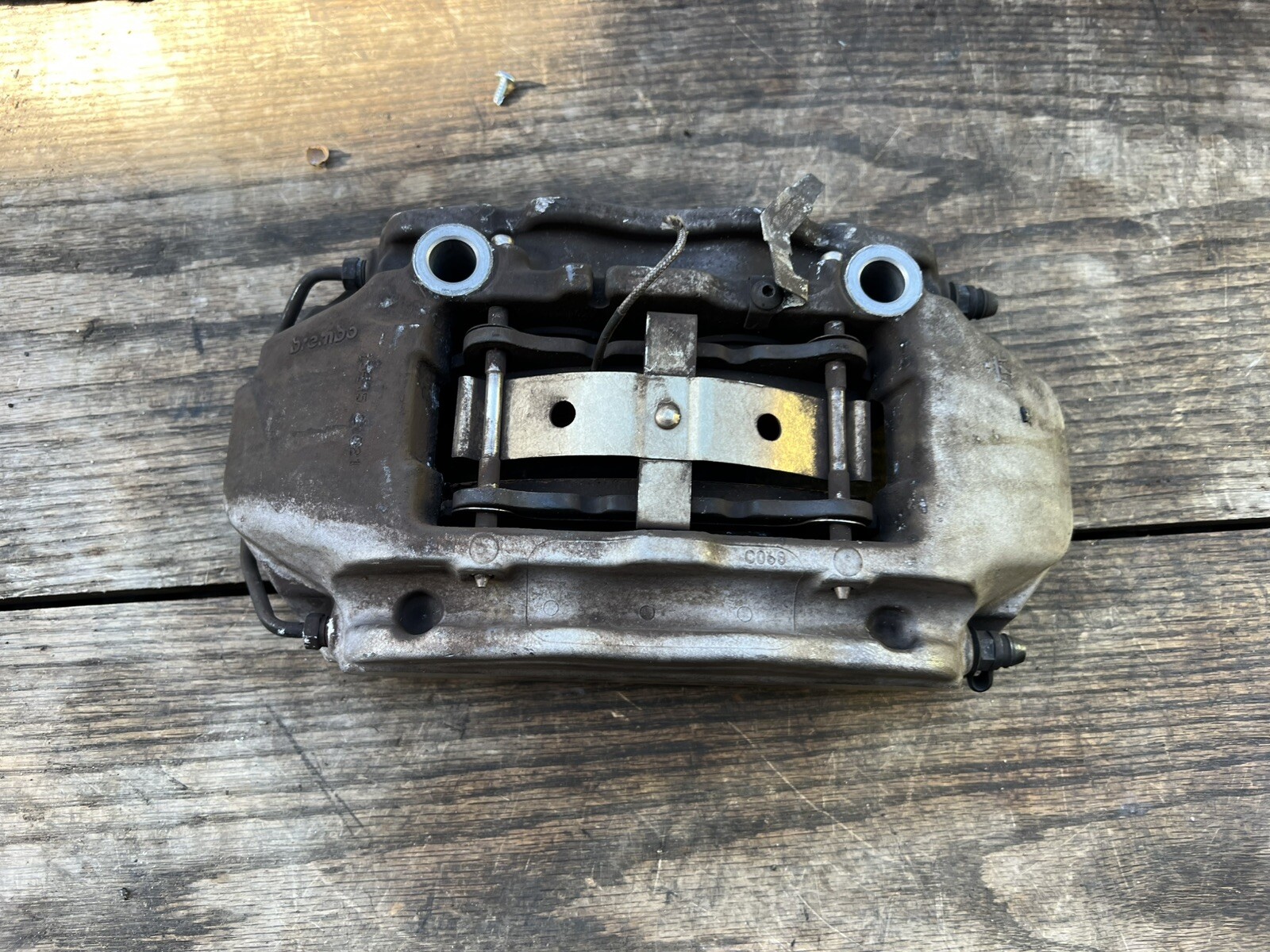 2014-2019 Maserati Ghibli M157 RWD Front left brembo brake caliper OEM 20C34201