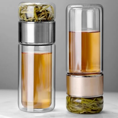 Silber Doppelwandiger Reisebecher mit Sieb für Tee, Obst & Cold Brew Kaffee