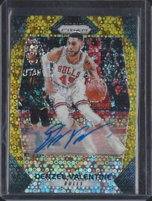 DENZEL VALENTINE 2017-18 PANINI PRIZM FAST BREAK GOLD PRIZMS AUTO #D 10/10