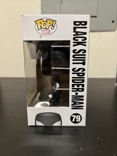 Funko Pop! Traje Negro Marvel Spider-Man #79 Walgreens Exclusivo con Protector - Imagen 4 de 9