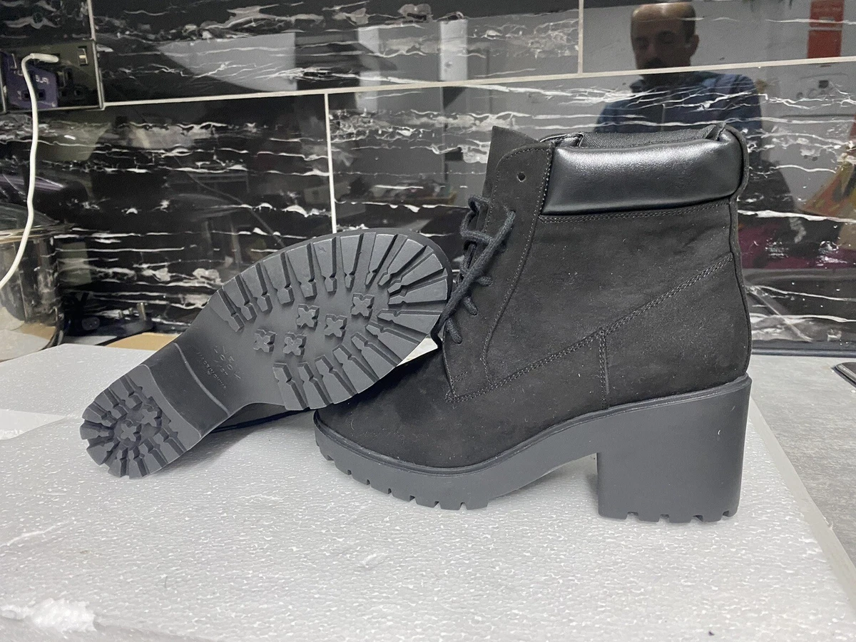 Black boots top size 4