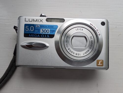 Panasonic Digital Camera Lumix DMC-FX8 5.0MP Silver Tested - Picture 1 of 8