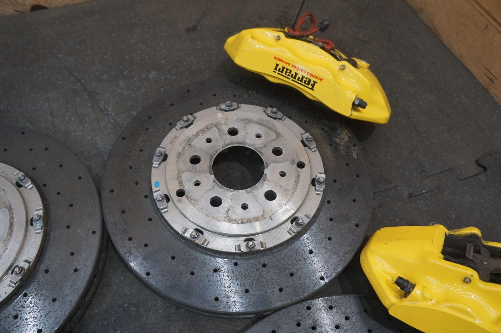 Set Front Rear Ceramic Brake Caliper & Rotor Yellow OEM Ferrari California 08-14