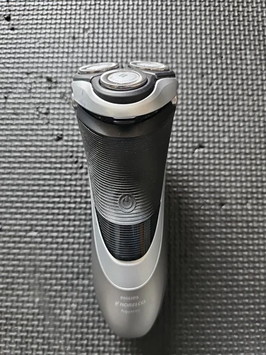 Afeitadora recargable inalámbrica Philips Norelco Aquatec AT830 - Funciona - Imagen 1 de 8