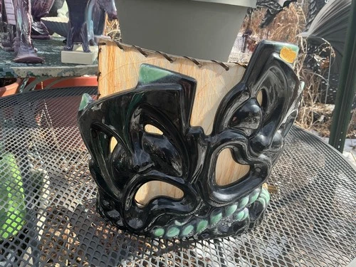 Royal haeger 1957 comedy and tragedy tv lamp in ebony decorated glaze has chip