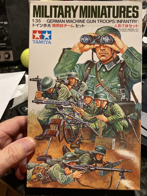 Military Miniatures Models - German Machine Gun Troops 1:35 (Infantry) NEW