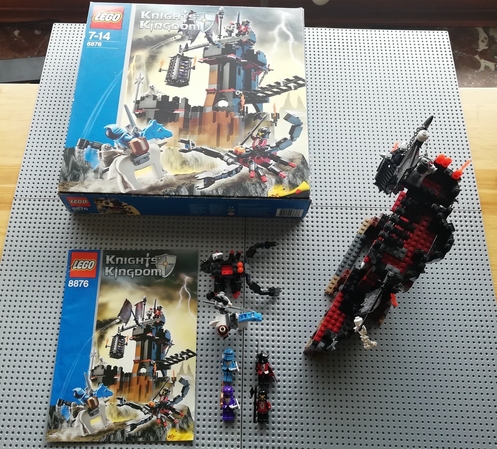 Lego Knights Kingdom 8876 - Skorpiongefängnis - guter Zustand