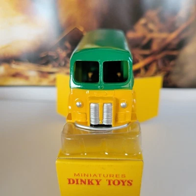 Dinky-Toys Atlas Rèf. 25B Fourgon Tolé Peugeot Lampe Mazda Neuf - Photo 1/4