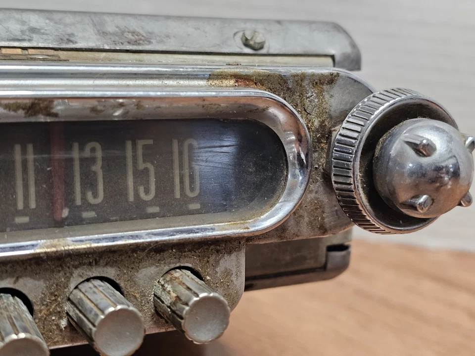 Vintage Original 1950s Tube Car Radio OMF315540, Fomoco Ford Motorola Car Truck - Image 2 of 4