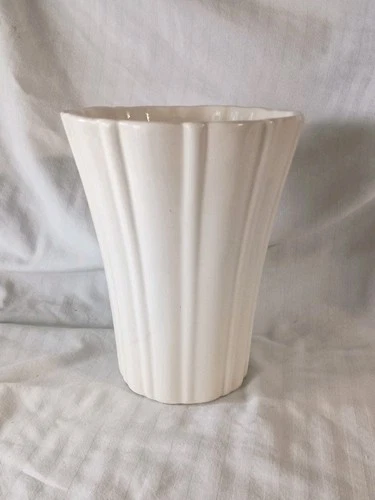 Vtg Haeger USA Vase H-2 Ribbed 8"  Vase • Cream Color • Made in USA