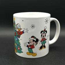 Disney Mickey & Friends Christmas 24oz Large Ceramic Coffee Mug Zrike Brands