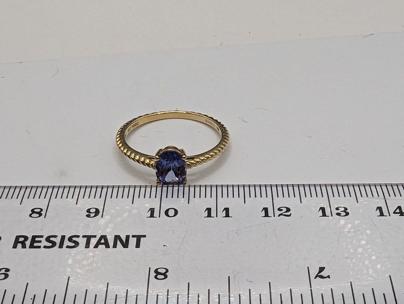 Vintage 10ct Gold & Tanzanite Dress Ring. Superb Condition. No Reserve