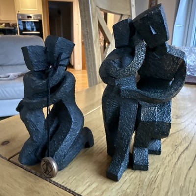2 CWSL kubistisches Harz Bronze Effekt Finish Skulptur liebevolle Arme & ein Geheimnis geteilt