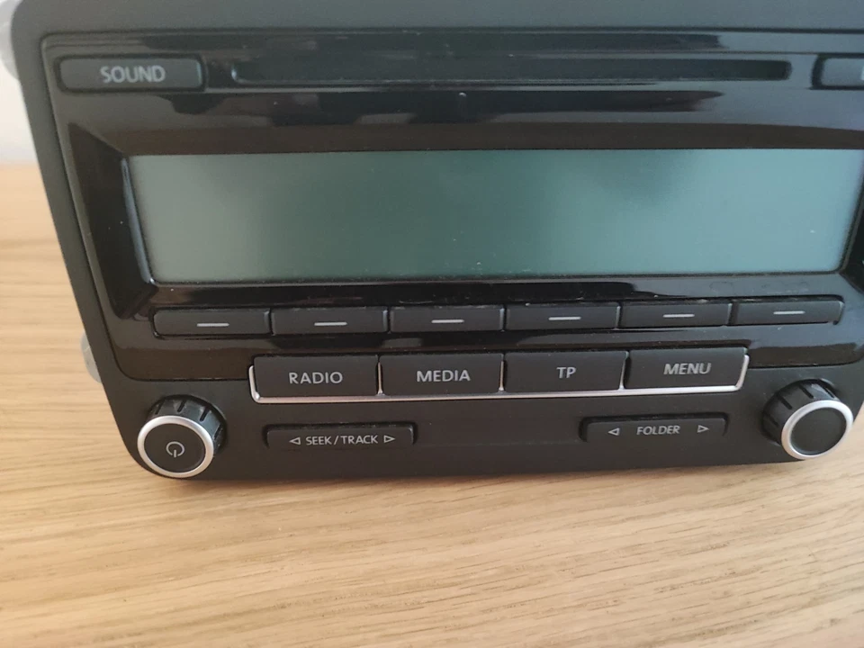 Radio VW 1K0035186AA 7647201360 5K Golf  - Bild 2 von 4