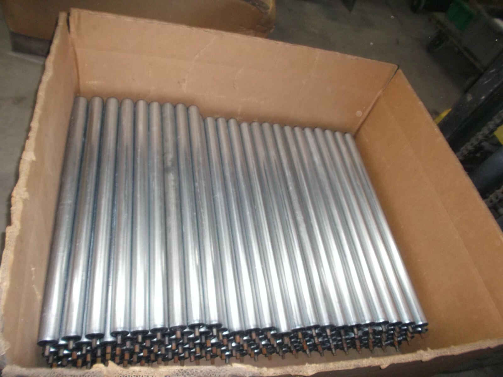 2 X 34" Between Frame High Speed Galvanized Conveyor Rollers 1.9" 7/16" shaft