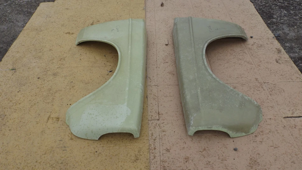 Guardabarros de repuesto lado derecho Volvo 140-142-144 1967-1974 F006 Foto 4 de 4