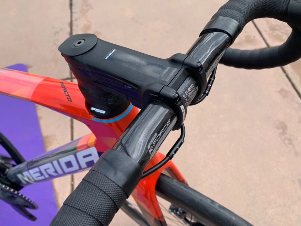 MERIDA REACTO EDICIÓN LIMITADA. EQUIPO BAHRAIN RÉPLICA M 2022/3 CARBONO grava carretera-carrera NUEVO Foto 4 de 4