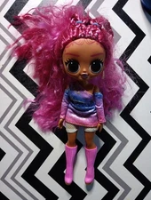 LOL Surprise O.M.G. Golden Heart Fashion Doll Surprises Dress Boots Earrings