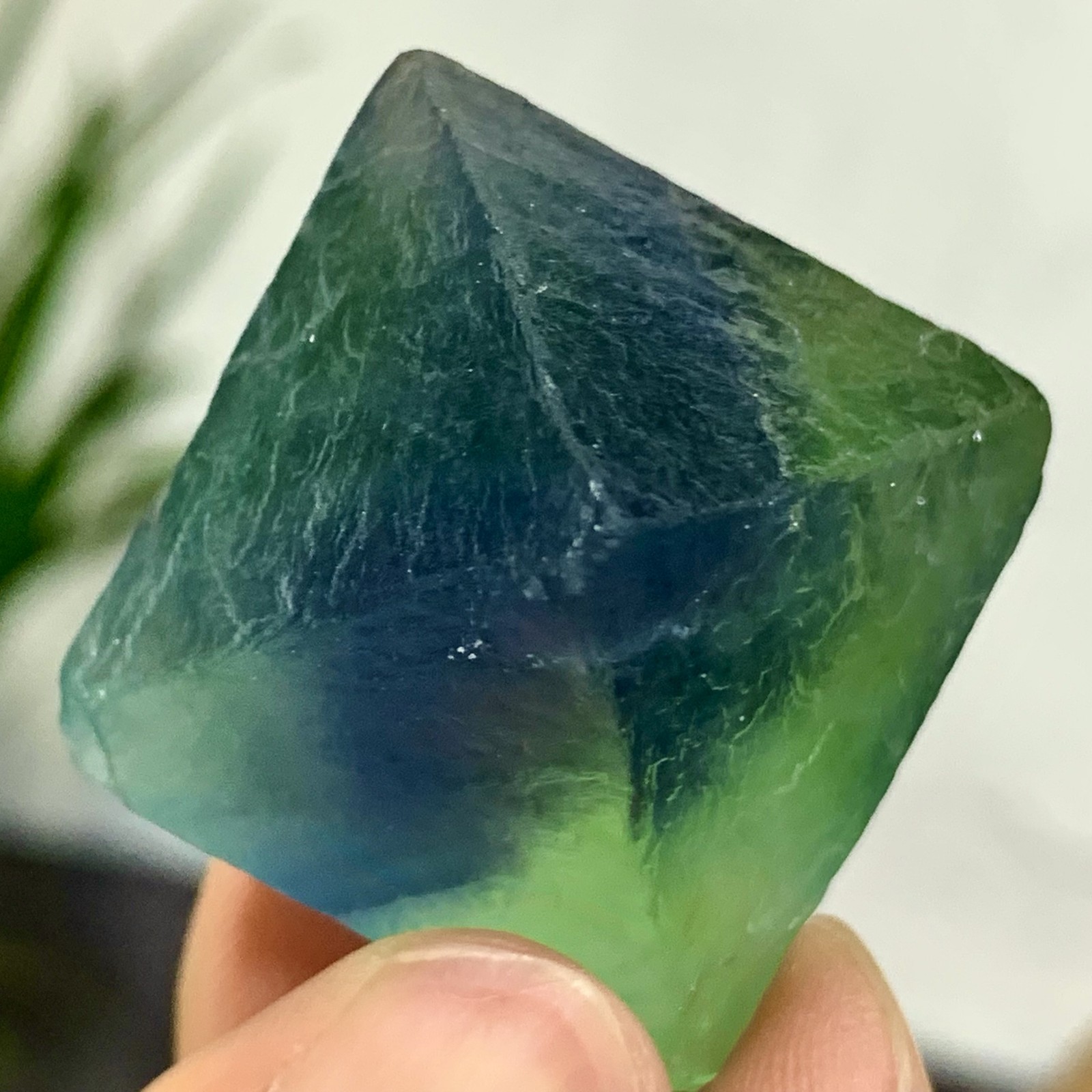 42G Natural blue green fluorite octahedron quartz crystal healing