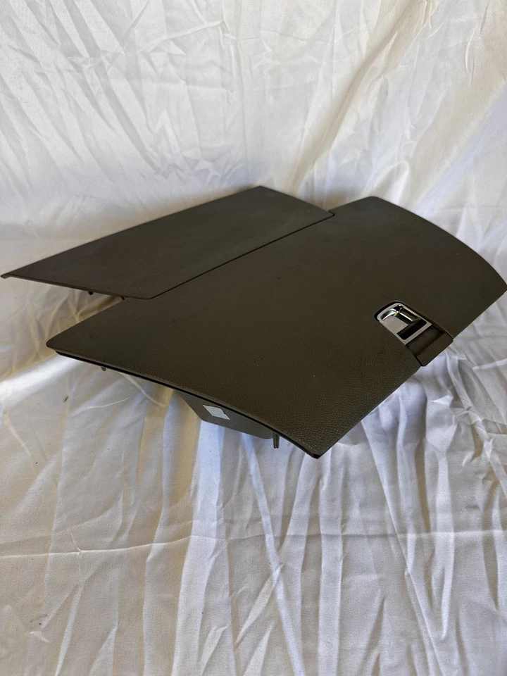 Chevrolet Traverse 2009-15 tablero compartimento de almacenamiento guantera OEM cubo gris Foto 2 de 4