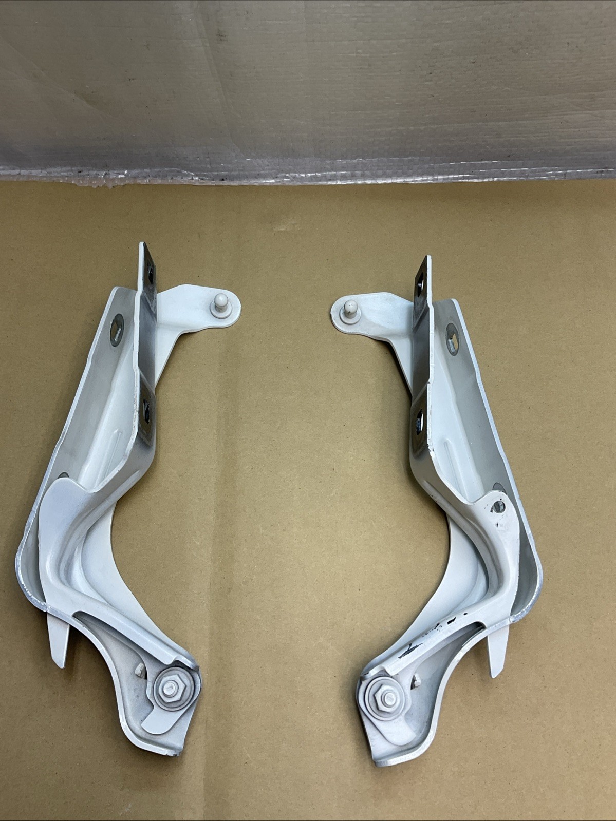 14-24 Maserati Ghibli Left & Right Hood Hinges Support Bracket Pair White OEM