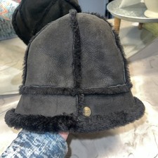 BNWOT UGG Australia Bucket Hat Sheepskin Leather Shearling Black Cap Unisex O/S