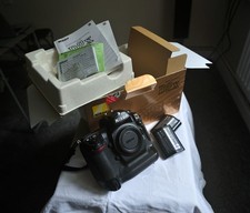 Nikon D2X Digital SLR Camera, low shutter count 42k boxed with extra batteries
