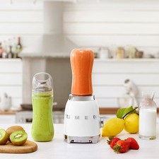Smeg 50’s Style Mini Blender & Smoothie Maker - White - PBF01WHUK PBF01WHUK