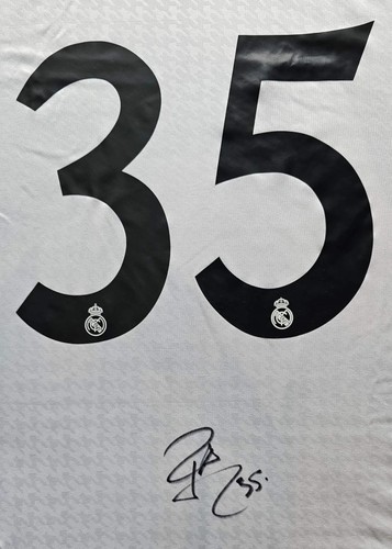 Raúl Asencio 35 Real Madrid 2024-2025 Soccer Jersey - Picture 5 of 8