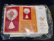 Creative Circle 2425 Holiday Hearts Kit