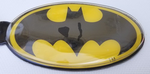 Six Flags Vinyl Batman Backpack Clip Season Pass ID Holder Luggage Tag NOS - Picture 2 of 6