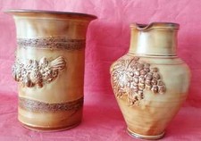 SET VASO+BROCCA IN TERRACOTTA DECORATA A RILIEVO COCCIO COTTO CERAMICA