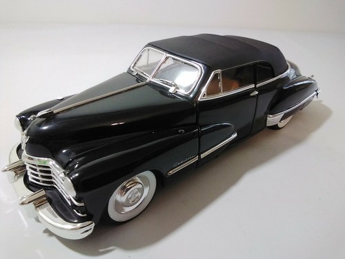 1/18 ANSON 1947 Cadillac Top up Black on Black White Wall tires Tan Interior