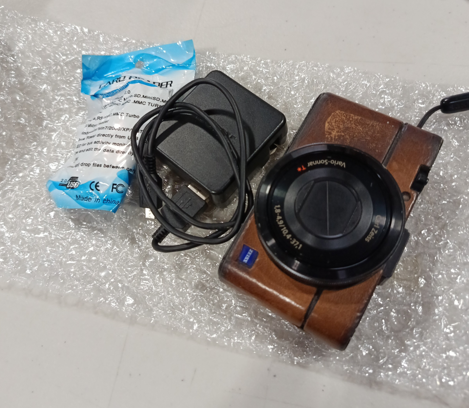 SONY Cyber−Shot RX DSC-RX100M2 Sony Cyber-Shot RX100 II DSC-RX100M2 20.2MP Digital Camera 3.6x