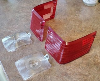 63 83 Jeep Wagoneer Tail Light Lenses LH & RH With Clear Inner Lenses Match Set