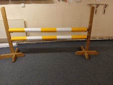 POKROWCE NA TULEJE NA KIJE DO SKOKÓW KONNYCH, 6 STÓP (1,83 M) ŻÓŁTO-BIAŁE X 2