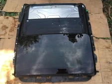 2006 - 2011 BMW 328i Sun Roof Moon Roof Assembly Part 895696913 OEM .