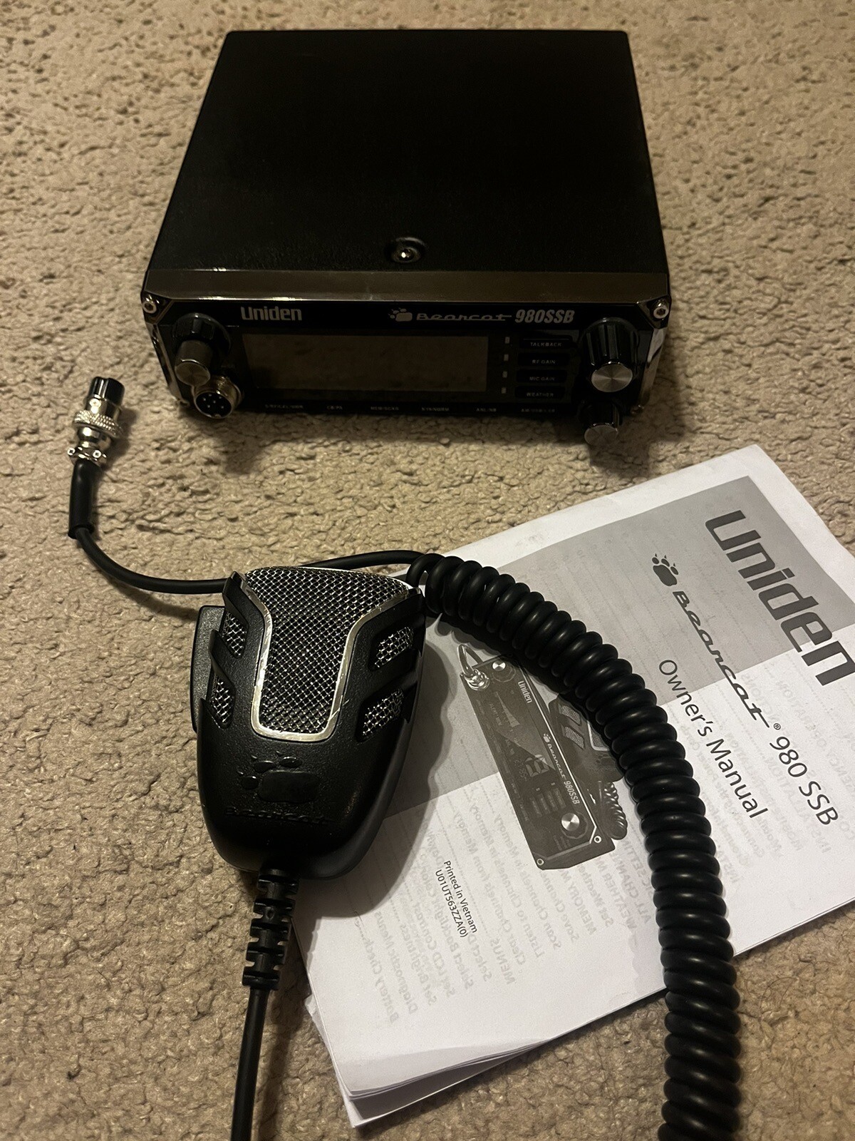 Uniden BEARCAT 980 40Channel SSB CB Radio with 7Color Digital Display