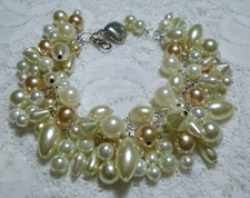 CREAM/WHITE FAUX PEARL BEADED SILVER TONE CHA CHA STATEMENT CHARM BRACELET 8"