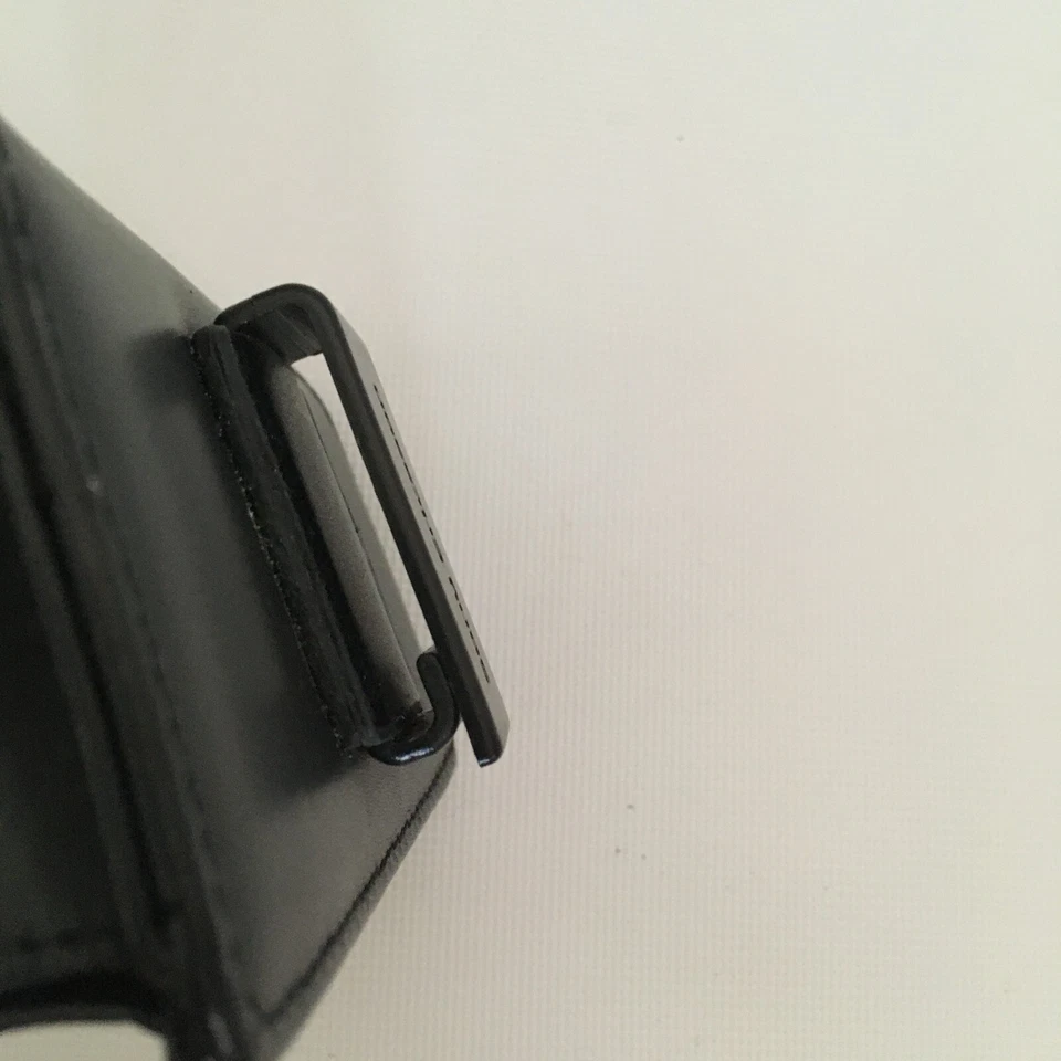 Estuche de cuero con clip para cinturón Sony Ericsson Foto 3 de 4