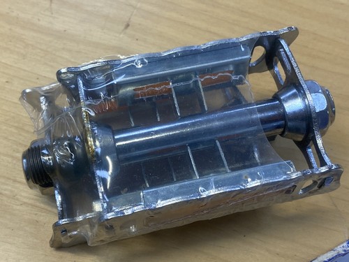 NOS Lyotard Rat Trap 136 R Bicycle Pedals 9/16" Threads, France Vintage Eroica - Picture 6 of 6