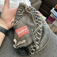 Rawlings RCM30B Baseball Catchers Mitt Right Hand Throw