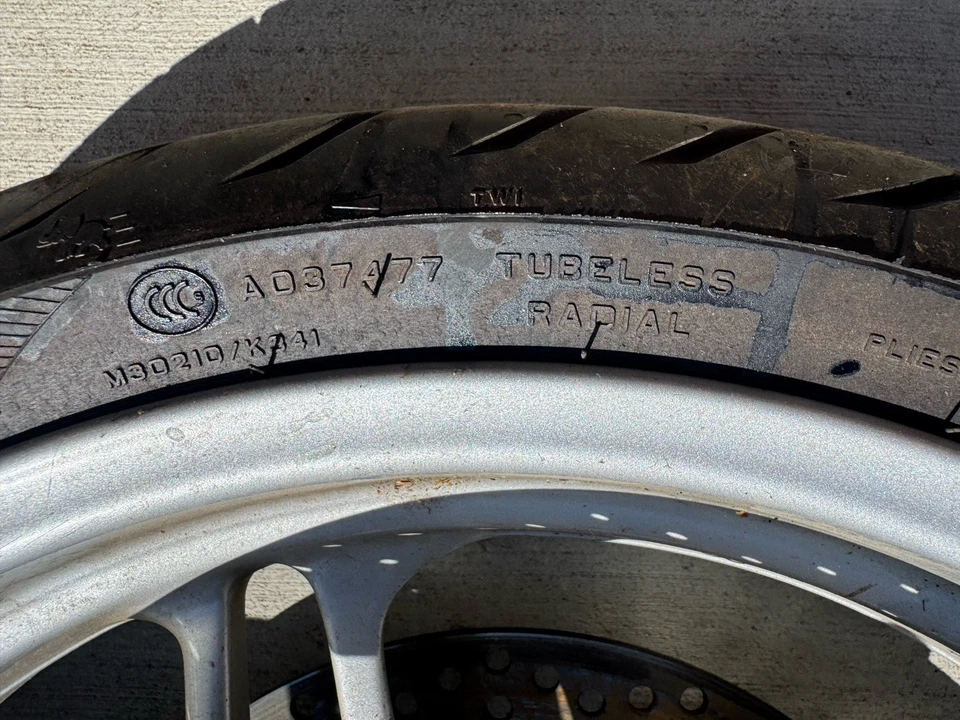 Llanta delantera BMW R1150R R1150RS R1150RT 2000-2006 con rotores de disco de freno y neumático Foto 4 de 4