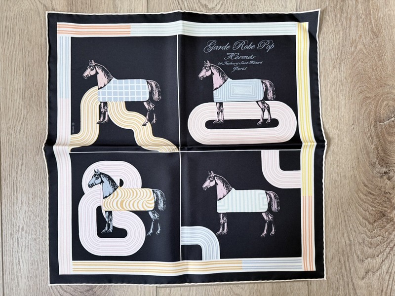 Auth. Hermès Silk Scarf 45 Gavroche GARDE ROBE POP Horse Noir / Rose